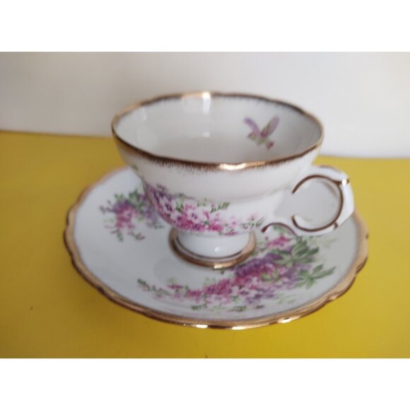 Rosina Tea cup and Saucer, Floral Bouquet with bird, Gold Accents England - Picture 5 of 15